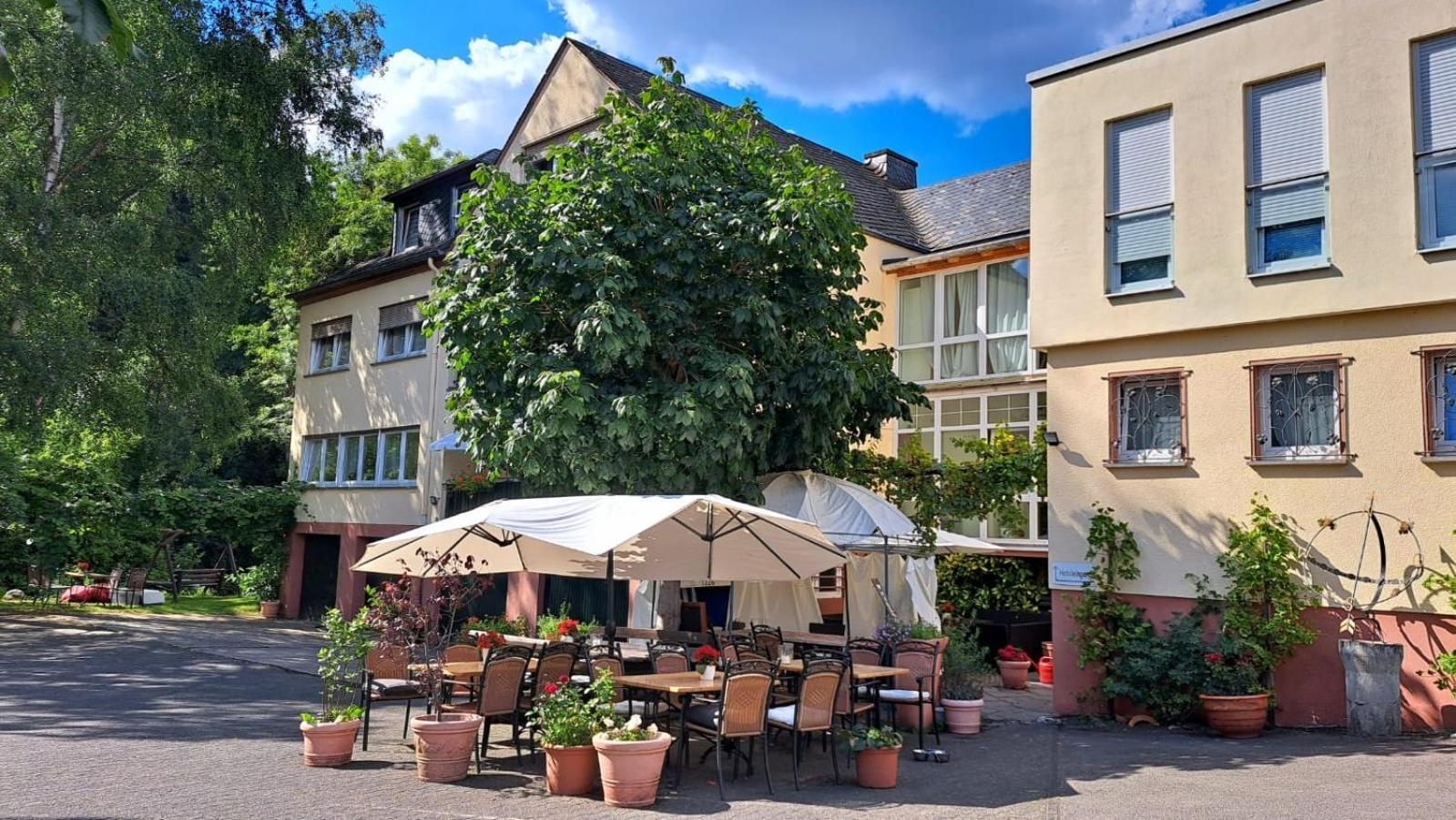 Hotel Landgasthof Simon Waldrach Exterior photo